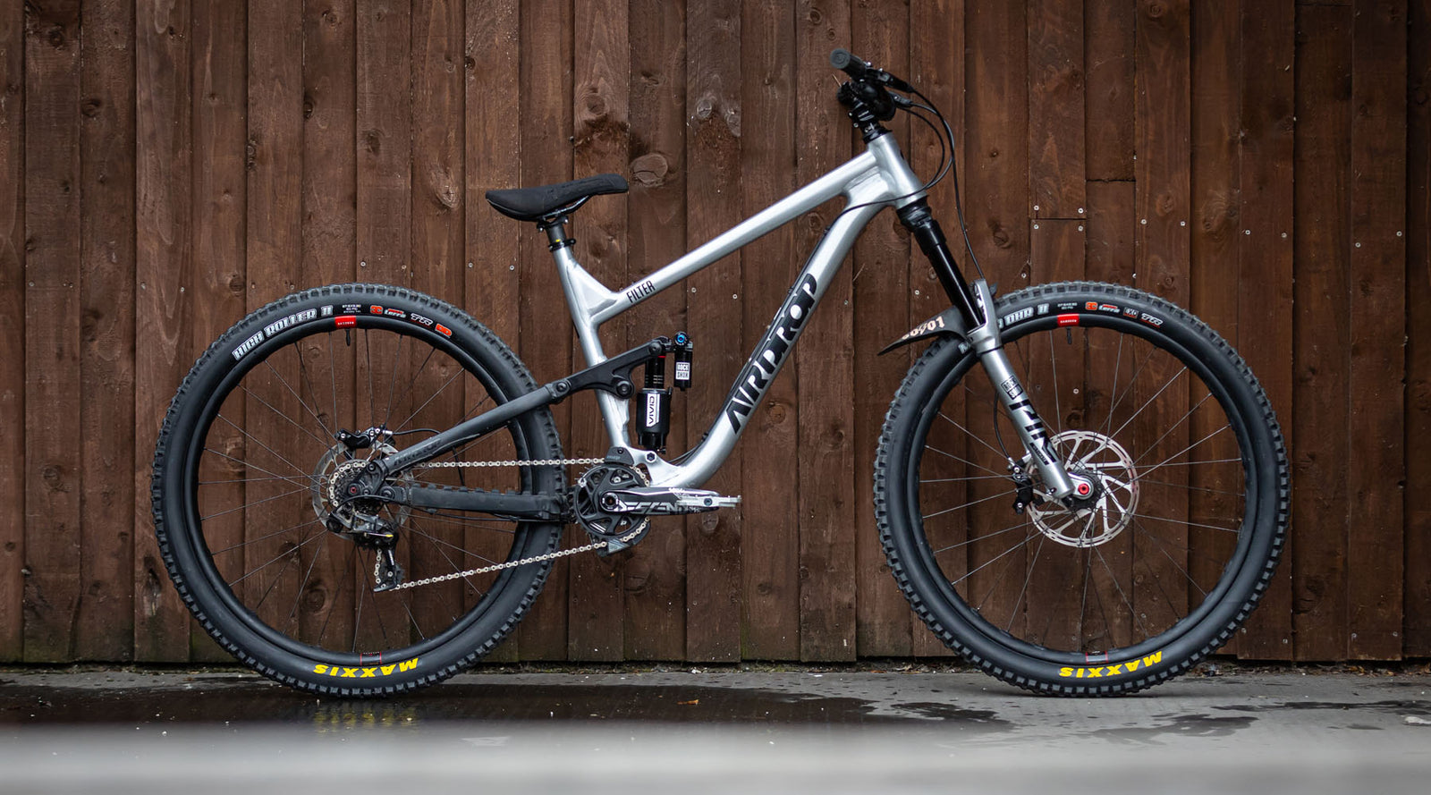 Steel 2025 dh bike